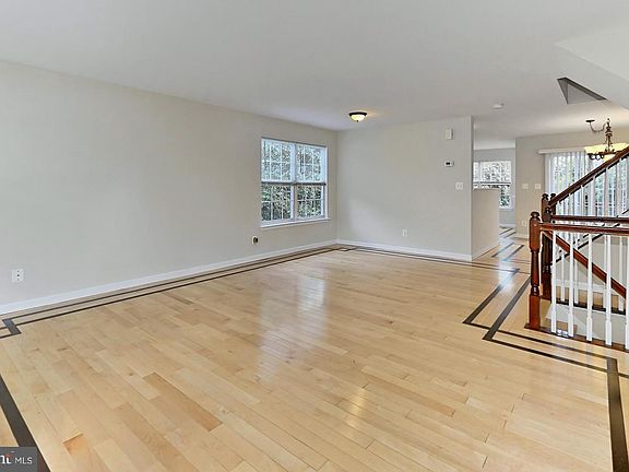 3rd image of 15859 Pebblewood St