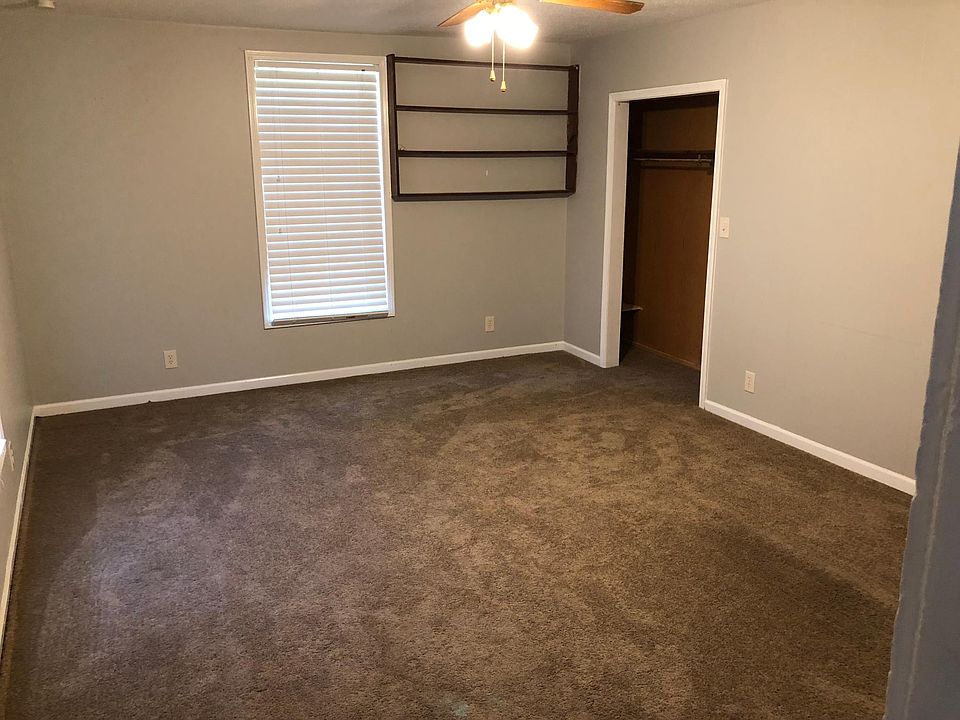 1st image of 921 Dakota St APT D