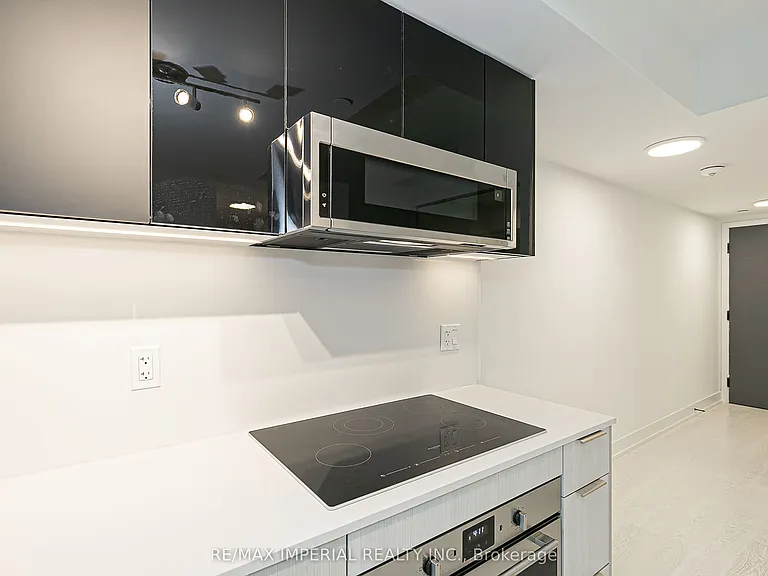 308 Jarvis St #305 — Photo 13