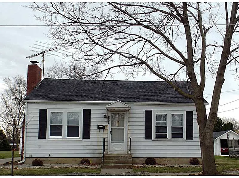 570 Eastern Ave photo 1