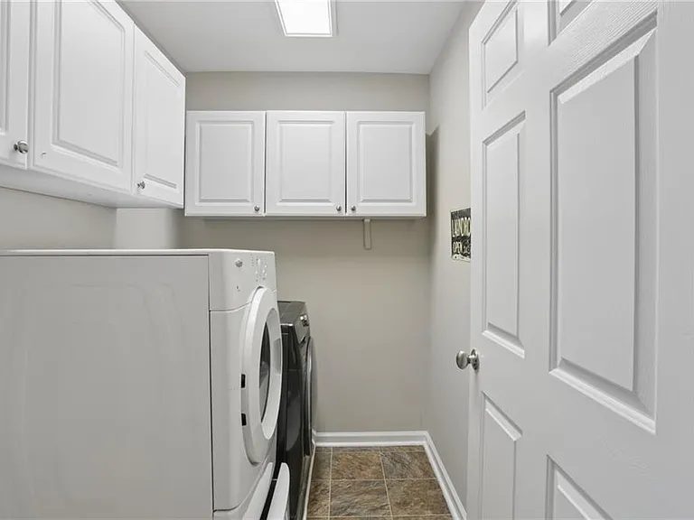 5038 Wickford Dr — Photo 13