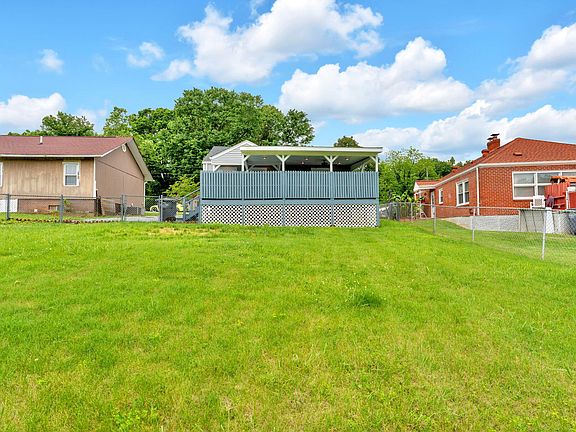 5th image of 3931 Bond Dr