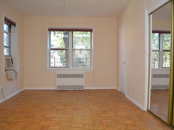 5th image of 3850 Hudson Manor Ter APT 1DW