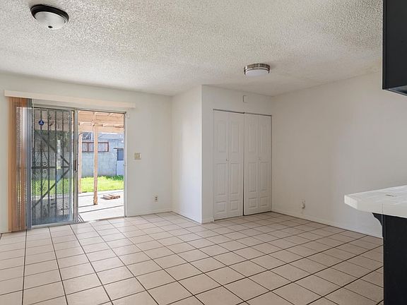 4th image of 1014 W 84th Pl
