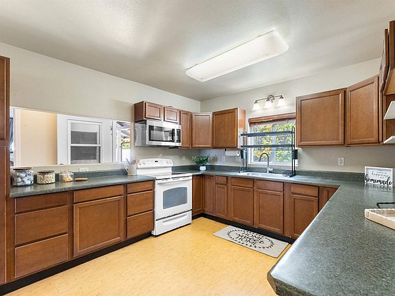 5th image of 1855 Mill St #A