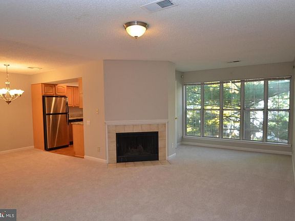 4th image of 3907 Golf Tee Ct APT 201