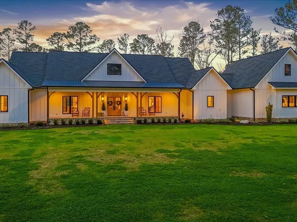 145 Moores Ferry Dr SW, Plainville, GA 30733