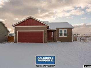 5251 Heritage Trl, Mills, WY 82644