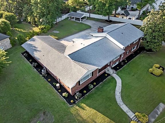 2nd image of 300 Edgedale Dr