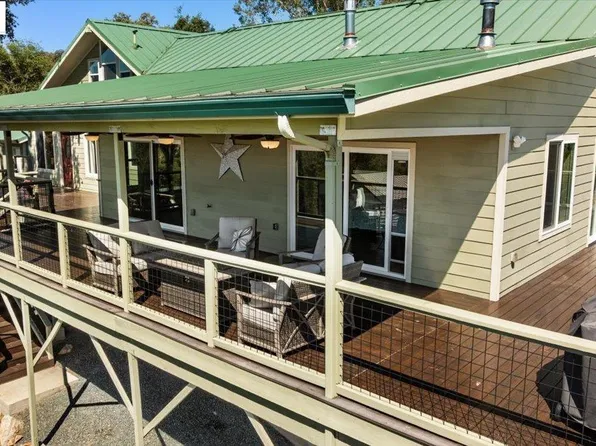 11020 Homestead Ln, Penn Valley, CA 95946