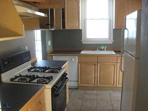3rd image of 8770 Saratoga Ave