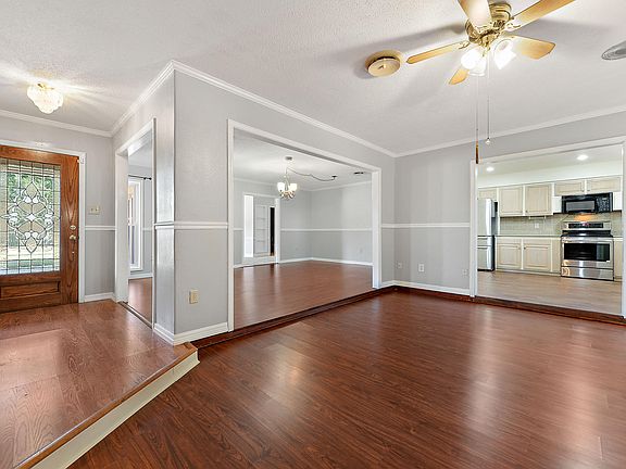 4th image of 15664 Parkwood Dr S