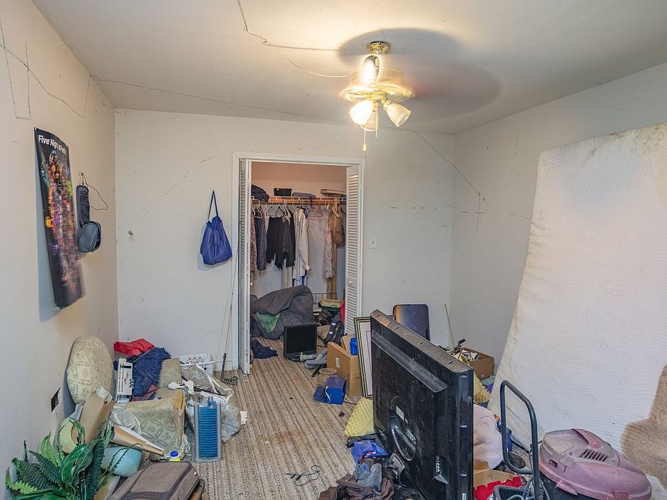 13th image of 156 Tracy Rd