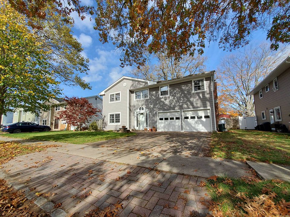 1st image of 9 Country Squire Ct