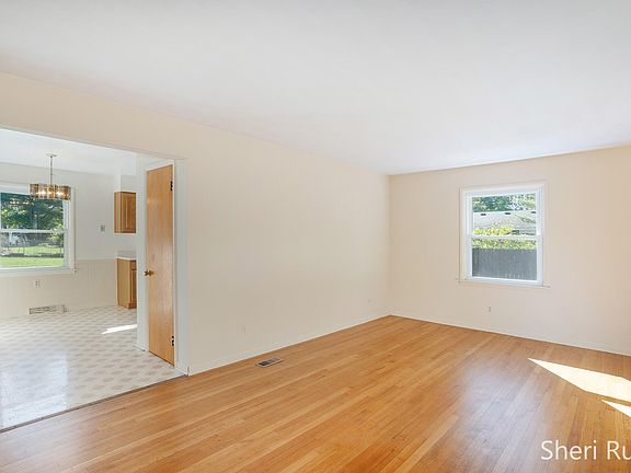 5th image of 5494 Christie Ave SE