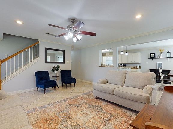 5th image of 9946 Holly Dr