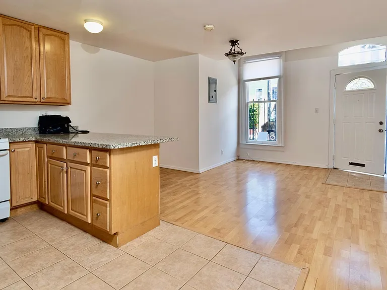 1032 York St #A — Photo 3