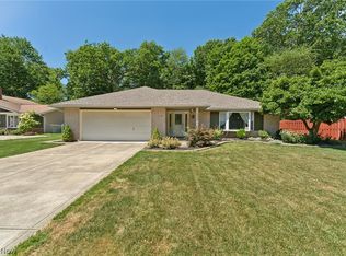4438 Dogwood Trl, North Olmsted, OH 44070