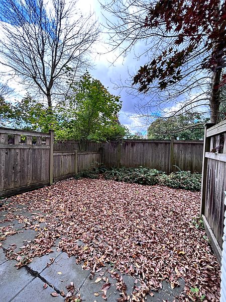 Burnaby Townhouse for rent - 3 Bedrooms — photo 12