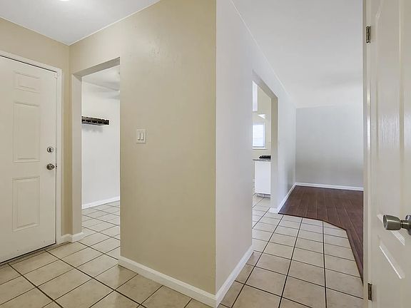 5th image of 4335 W Tulare Ave