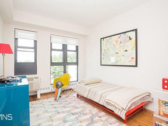 3rd image of 27 Albany Ave APT 403