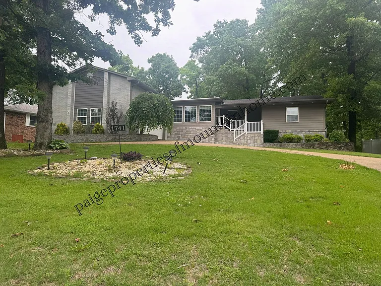 1741 Fairway Dr — Photo 44