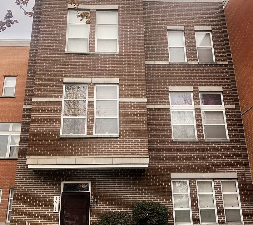 1st image of 1911 N Lockwood Ave