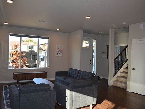 4th image of 4054 SE Holgate Blvd #A