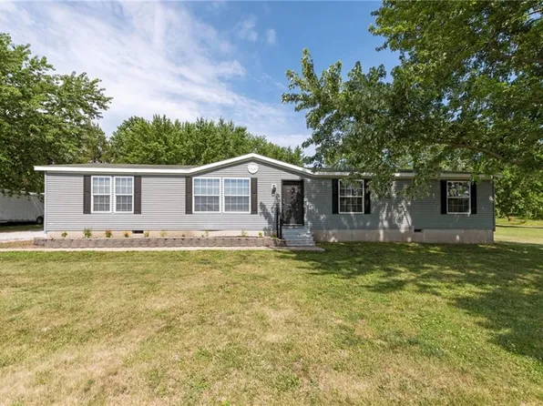 422 Elm St, Kidder, MO 64649