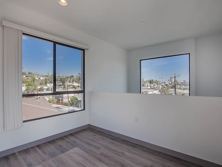 4252 Lockwood Ave #6 — Photo 10