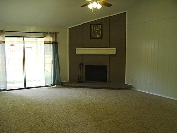 2nd image of 2833 Ivanridge Ln