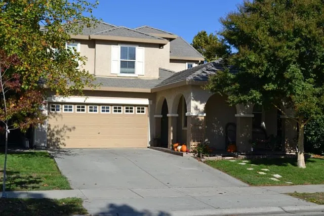 1715 Danbrook Dr photo 1