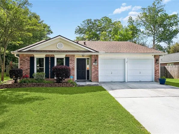 3550 Meadow Lake Dr W, Slidell, LA 70461