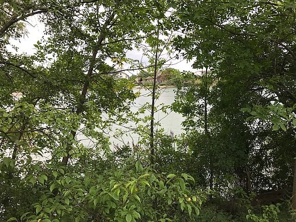 4th image of 3475 Whirlaway Dr
