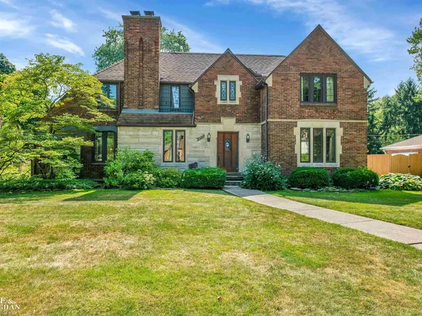 829 Trombley Rd, Grosse Pointe Park, MI 48230