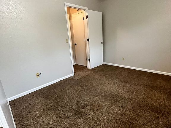 5th image of 812-822 W 10th St #2B-1Ba