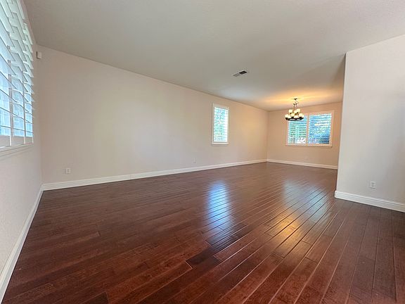 5th image of 6337 Brook Hollow Cir