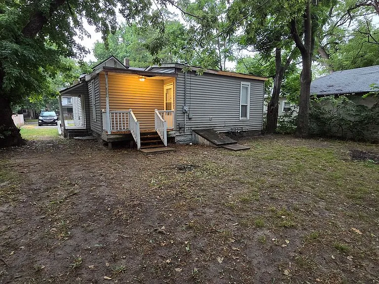 1118 S Water St — Photo 17
