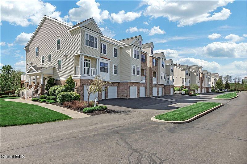 2nd image of 5203 Admirals Walk Drive