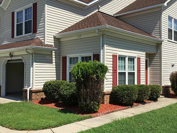 2nd image of 109 Sawgrass Turn