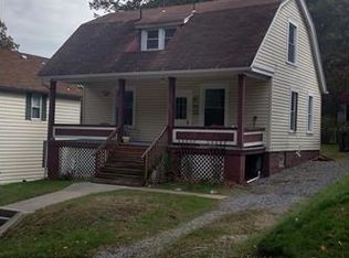 1095 Main St, Coraopolis, PA 15108