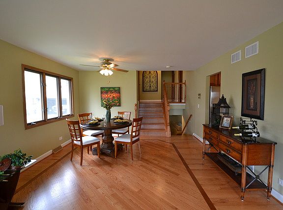 5th image of 9220 Delphia Ave