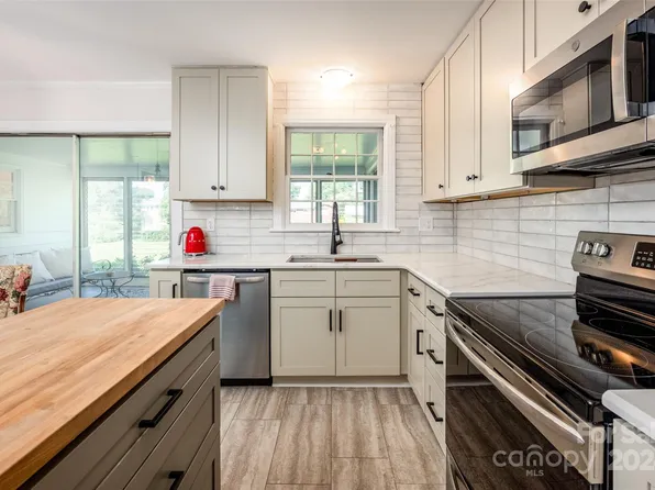 925 Henkel Rd, Statesville, NC 28677