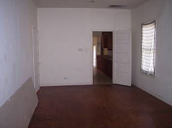 2nd image of 609 Burns St
