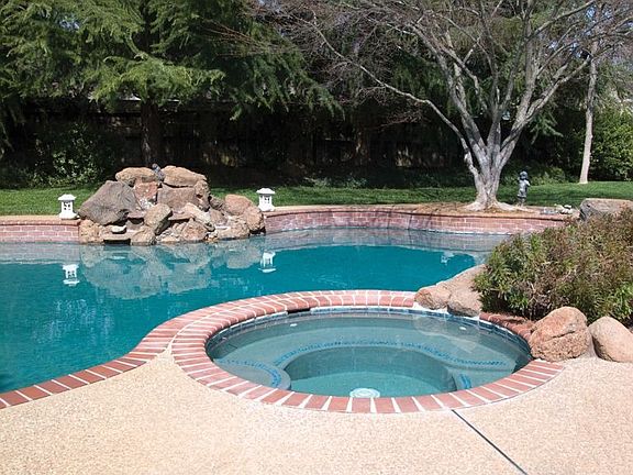 4th image of 2858 Royal Park Dr