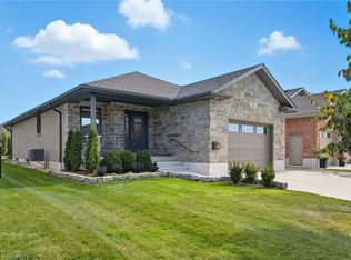 16 Forbes Cres, North Perth, ON N4W0B3