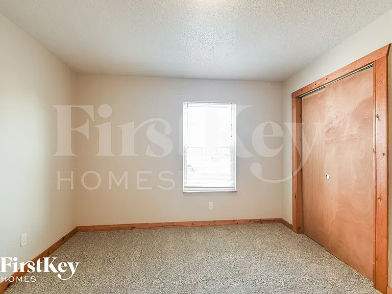 2312 Westmere Dr — Photo 11