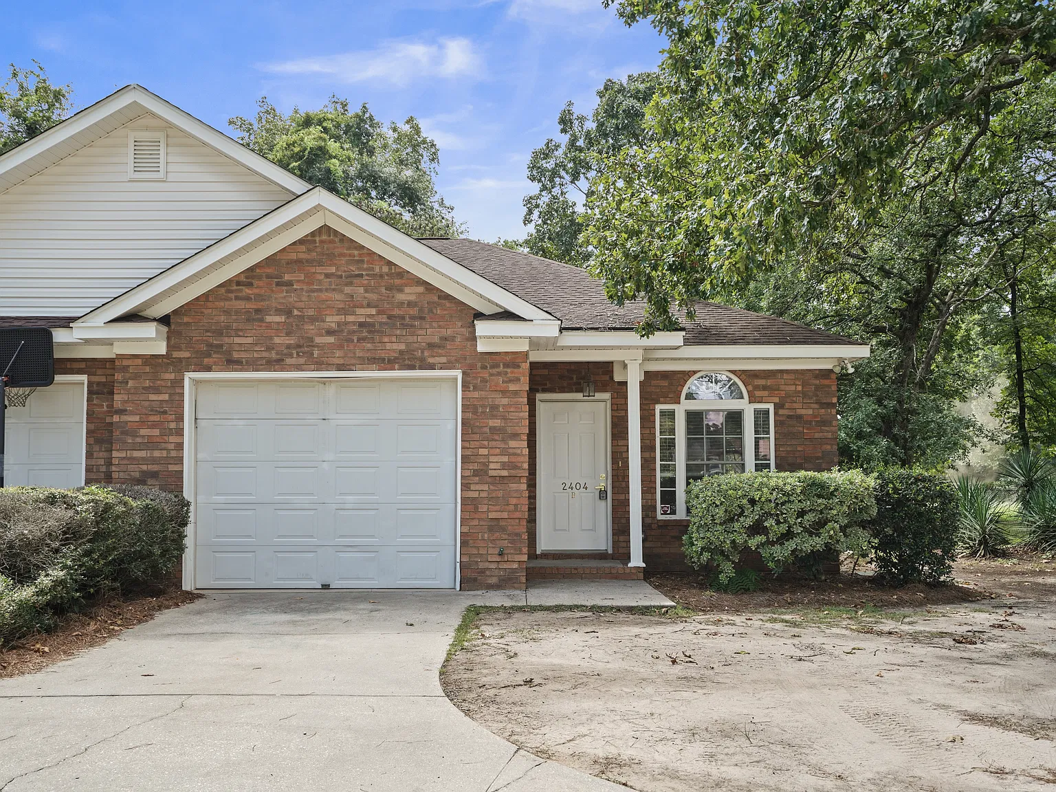 2404-B McCown - 1 — Photo 2