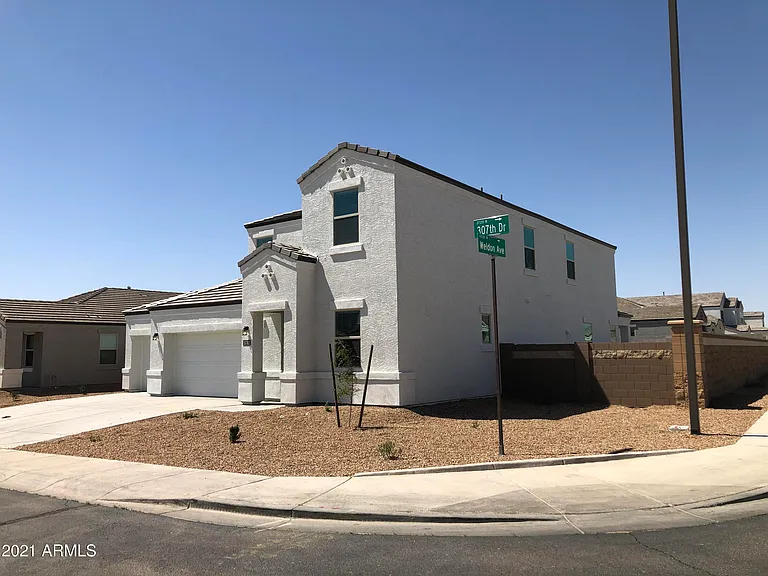 3702 N 307th Dr — Photo 3