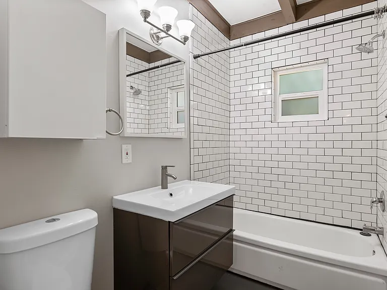 2242 N Dayton St #4 — Photo 16